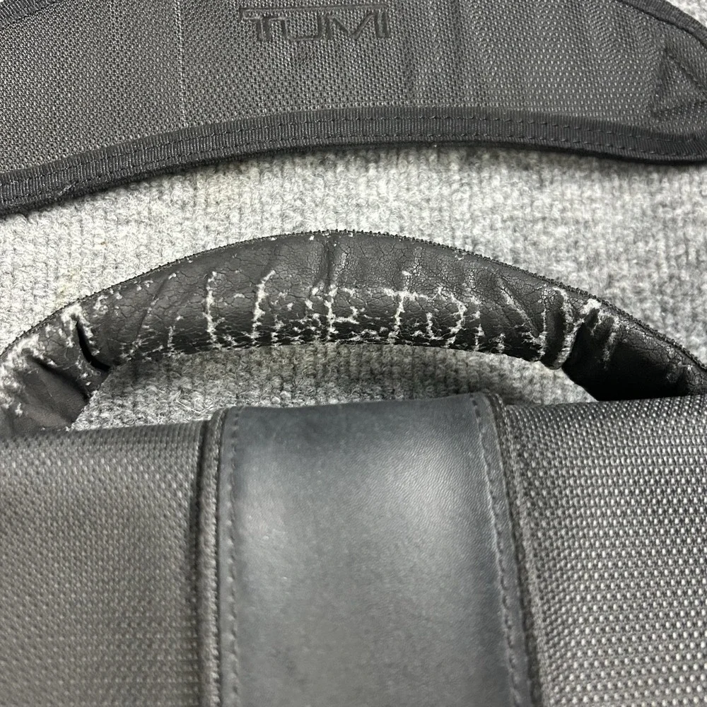 Tumi Black 16